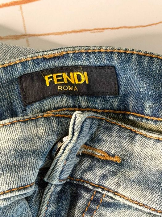 Blugi Fendi albaștri mărimea 40