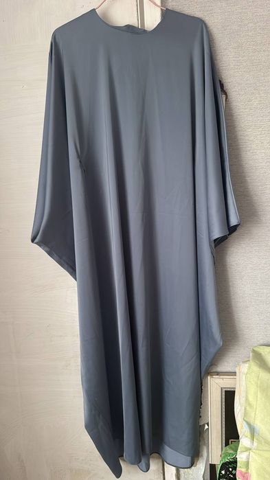 Продам платье новое