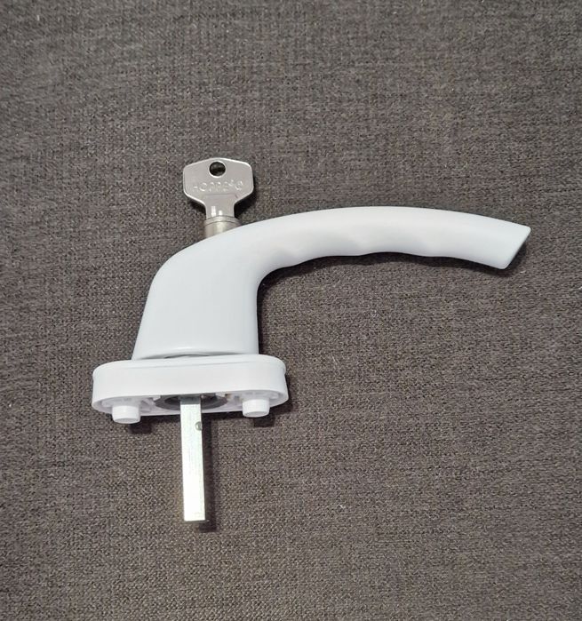 Mâner usa/geam termopan cu cheie