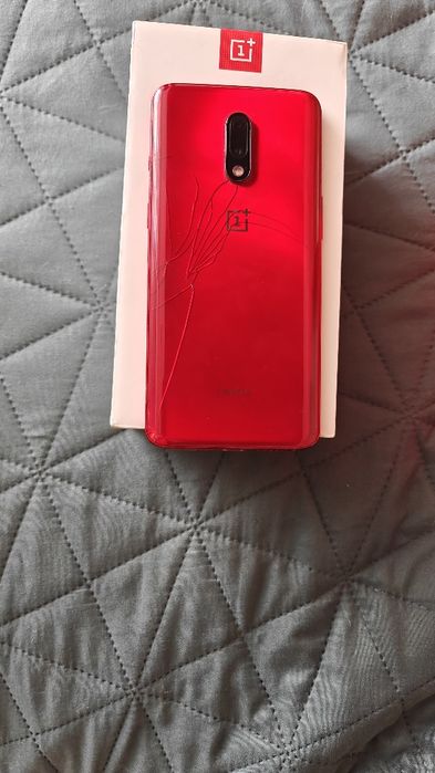 Телефон Oneplus 7 с памятью 8/256 Гб.