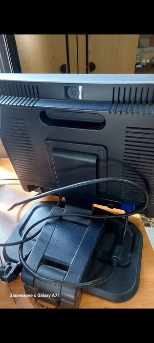 TFT монитор HP  работещ.