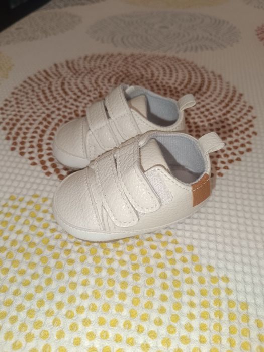 Продам обувь детскую