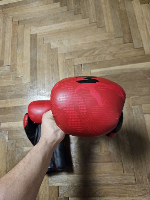 Manusi Venum Elite