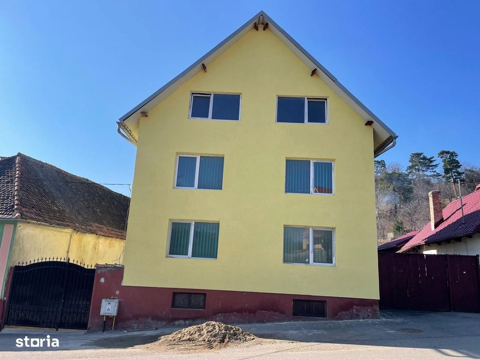 Casă cu 2 corpuri 475,5 mp Codlea