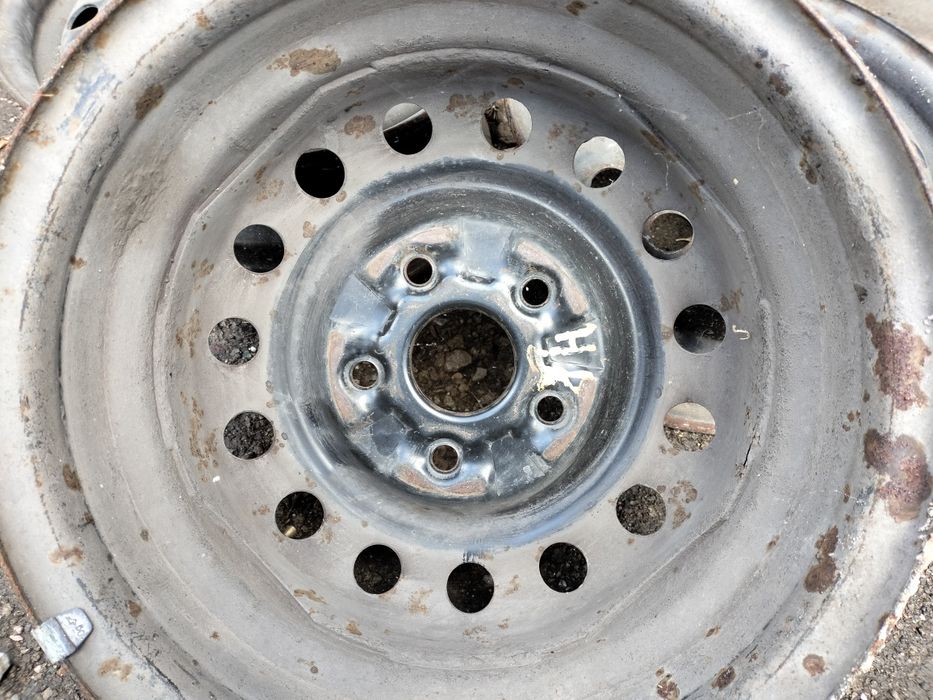 Пара дисков R14 на Mazda Мазда