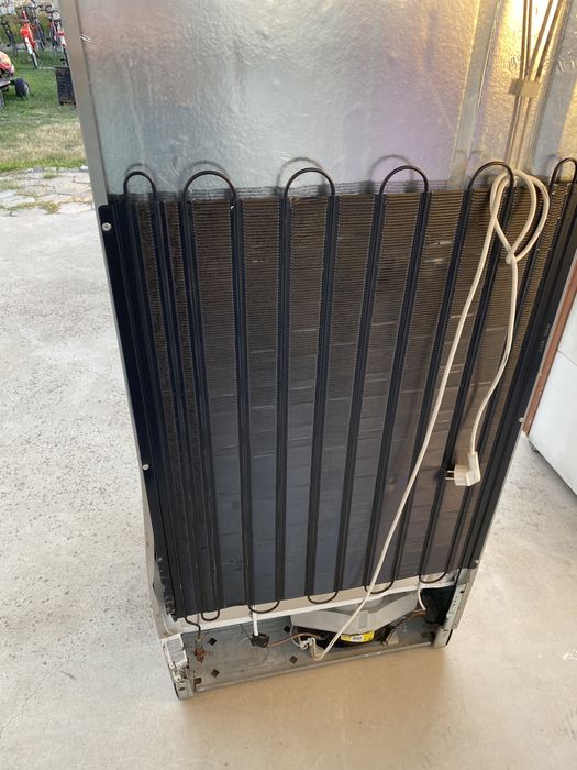 Хладилна витрина за вино Либхер 165 см