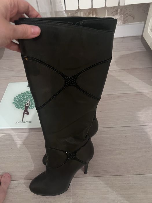 Продам кожаннык сапоги 39 размғр