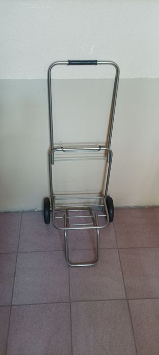 Складные хозяйственные  тележки.