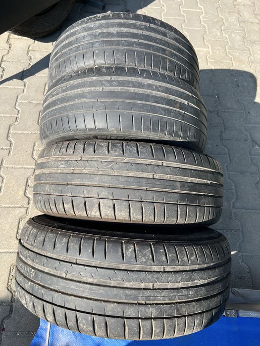 Джанти Ford с гуми Michelin
