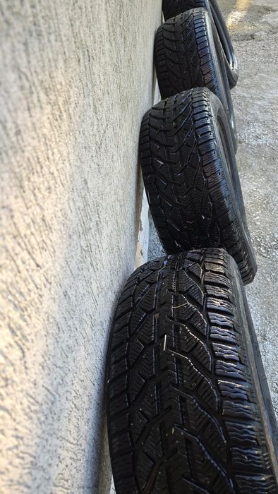 Зимни гуми 225/55R16