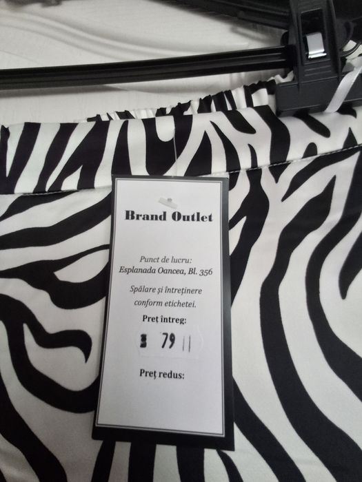 Pantaloni albi eleganți