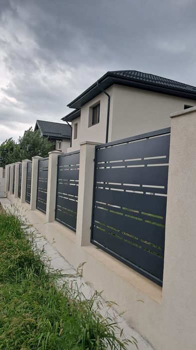 Placări cu panouri Sandwich, montaje uși de garaj și industriale