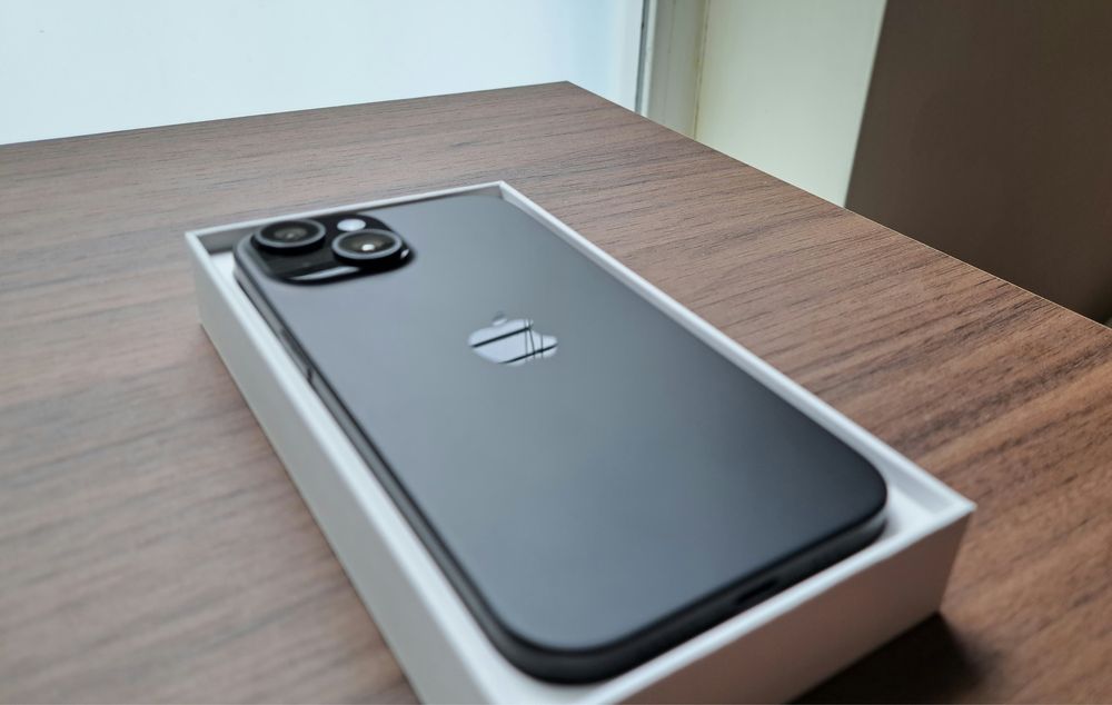 iPhone 15; без забележки