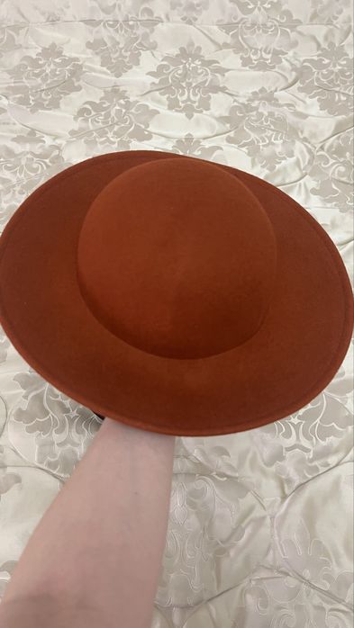 Разные женские шляпы