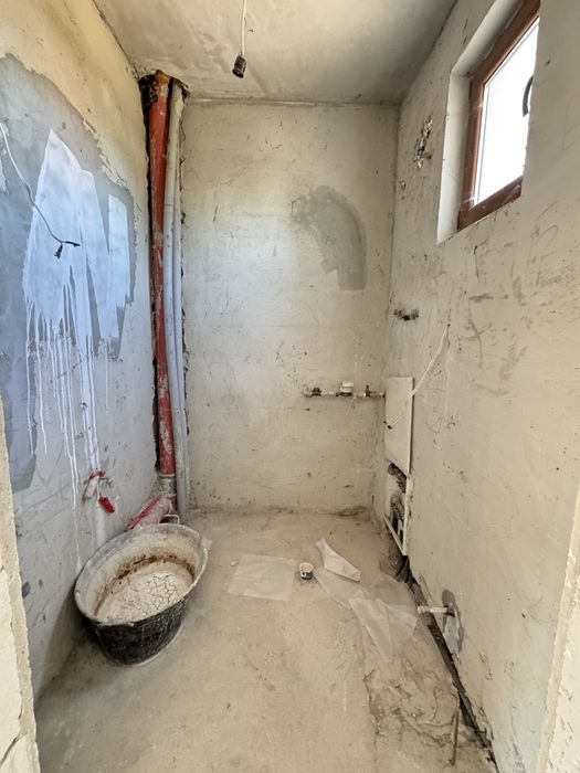 Нова Двуетажна Къща в Затворен комплекс с 300кв. двор в Гр. Търговище