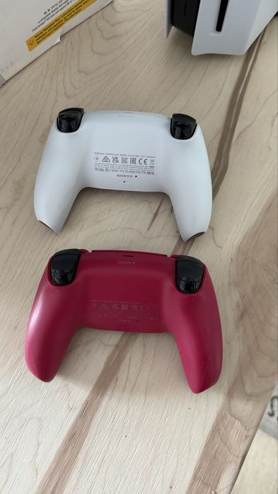 PS5 Disc,2 Manete,FC26 și UFC 5 incluse