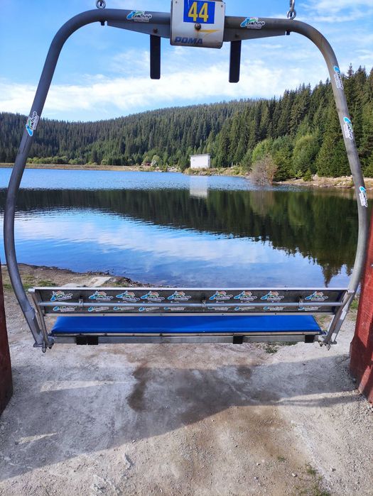 Седалки от  триседалков лифт