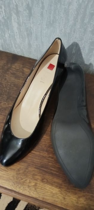 Продам отличные туфли.