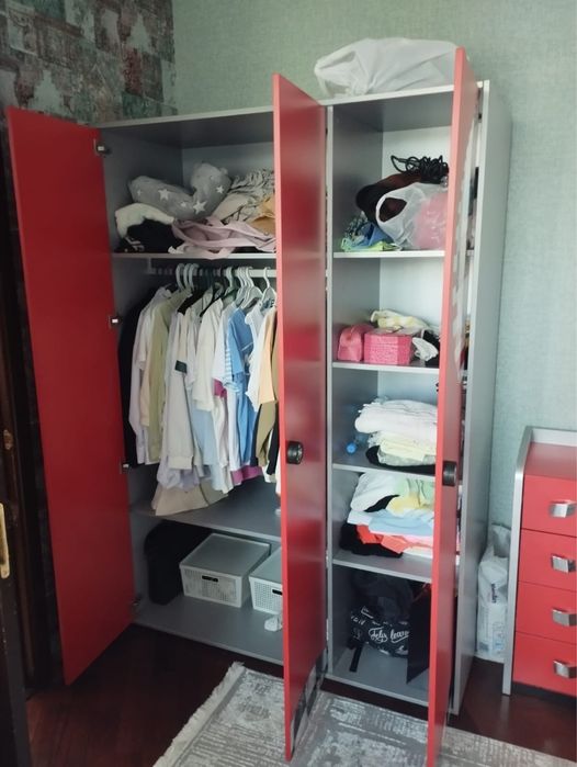 Продается шкаф, комод, раковина,  стол