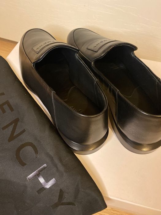 Pantofi din piele întoarsă Givenchy