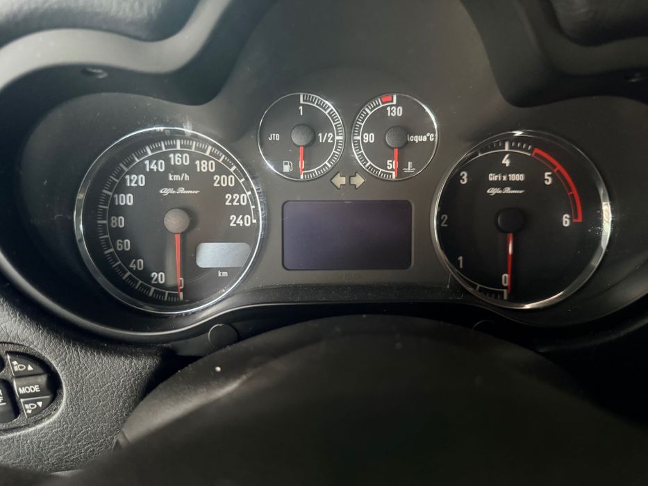 Vând autoturism Alfa Romeo 147