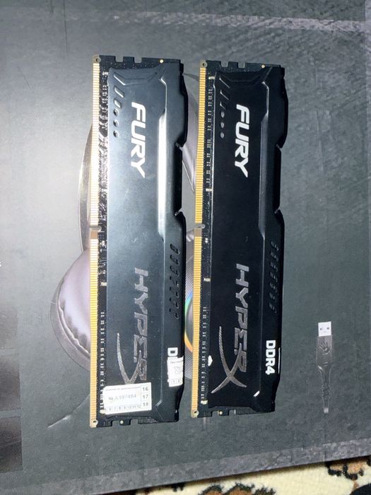 Продам 2шт  DDR 4  состояние новый купил для себя не подошел слот пк