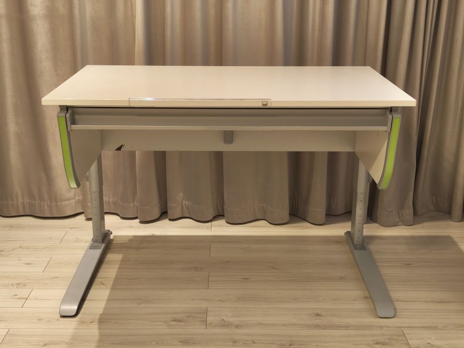 Vând set birou și scaun ergonomic Moll Joker – Stare impecabilă