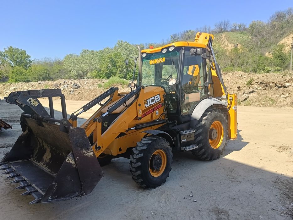 Vând Buldoexcavator JCB 3CX (Varianta 3CX 14MFWM) – An 2019 – 4x4