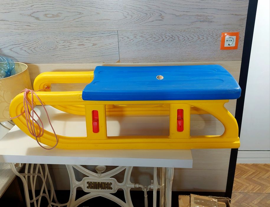 Детска шейна като нова