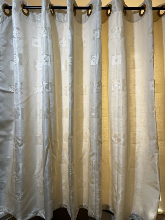 Perdea pt o fereastra cu doua ochiuri