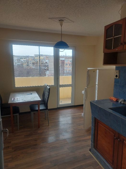 Дава се под наем Четиристаен апартамент в Русе, Родина 3 - 100 кв.м за 178.5 € - Снимка #1