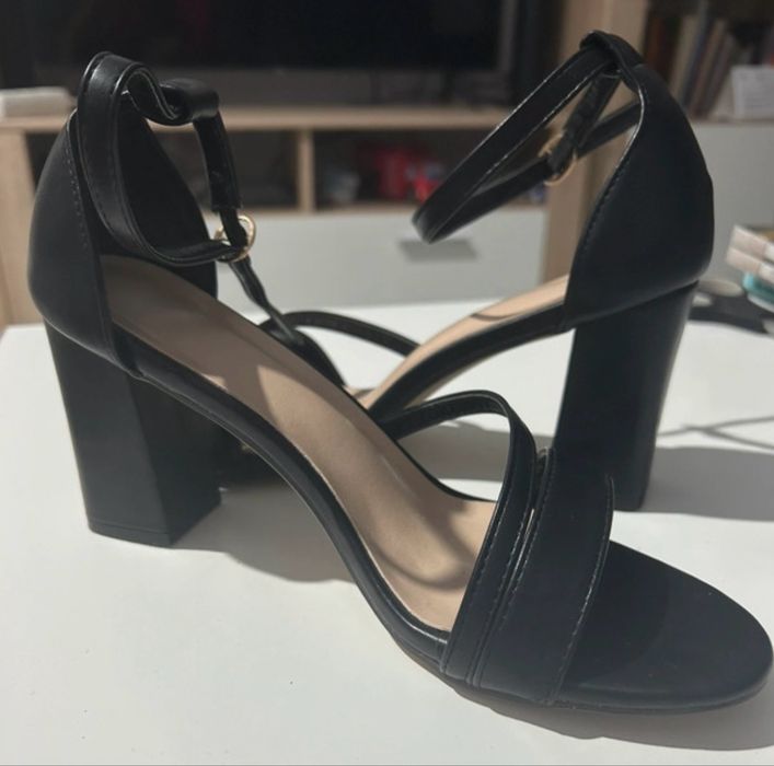Sandale elegante cu toc