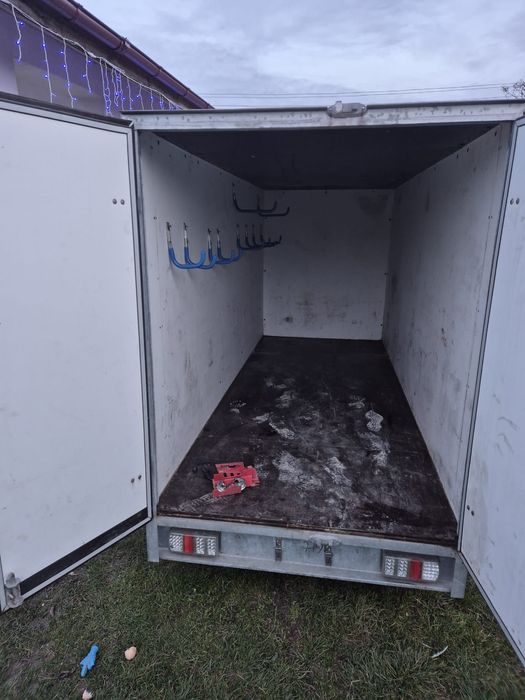 Remorca auto  isoterma