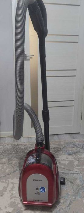 Продам пылесос Samsung