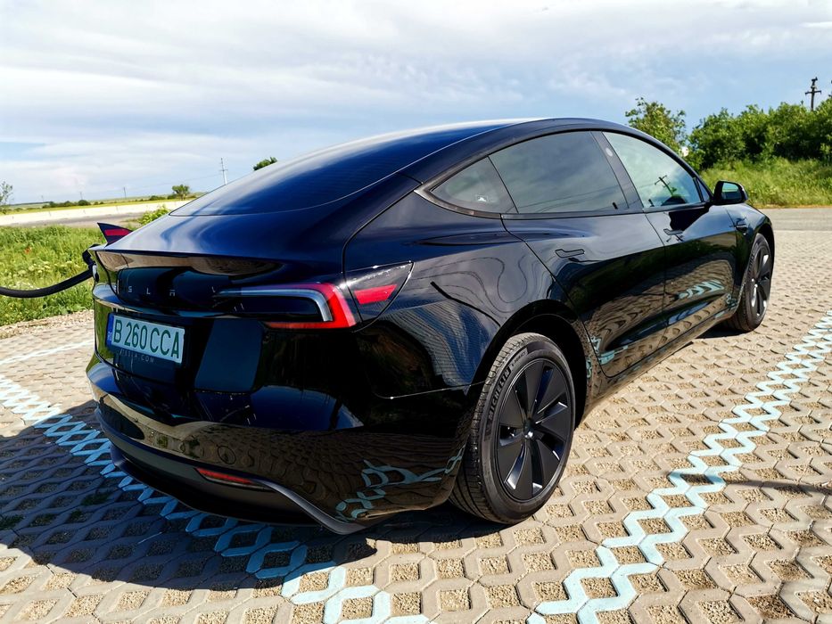 Tesla Model 3 Long Range 2025