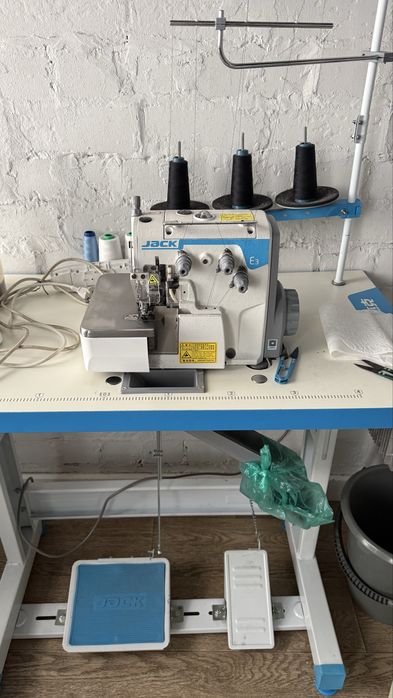 Продам распошивальная машина Jack