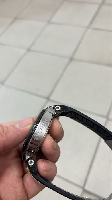 Продам очень дорогие стильные часы