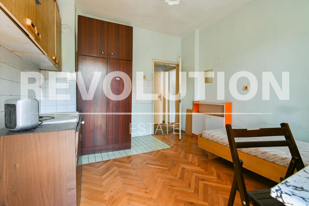 Дава се под наем Тристаен апартамент в София, Лозенец - 80 кв.м за 500 € - Снимка #4