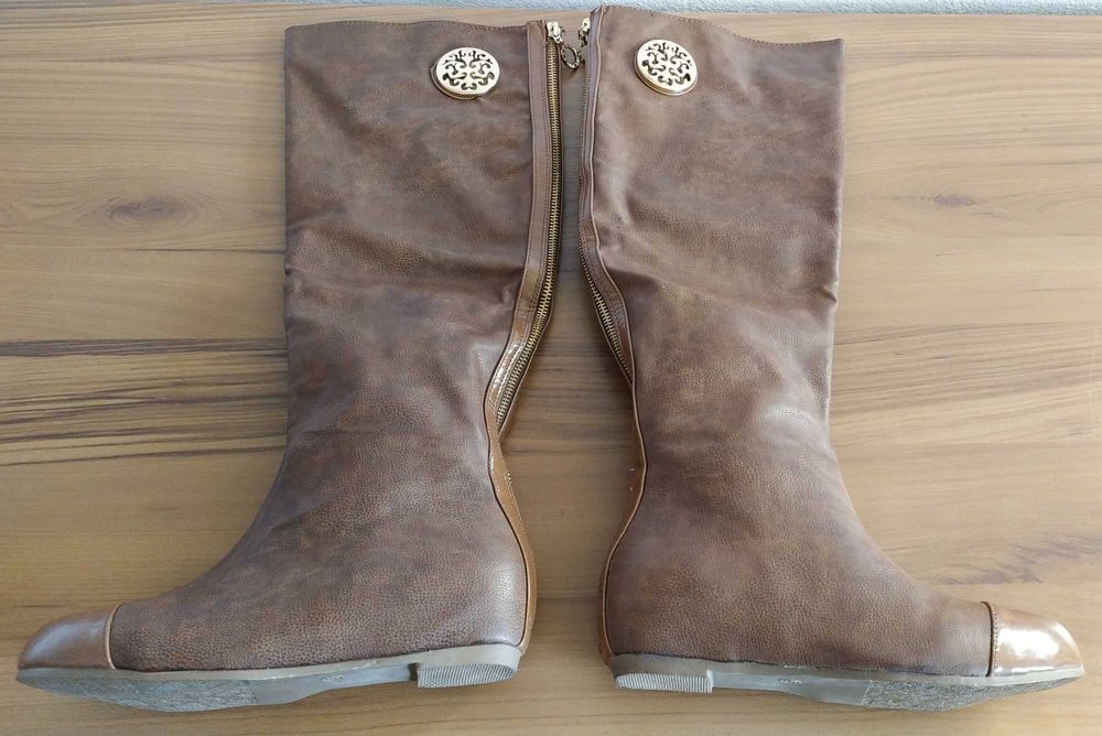 Два чифта дамски ботуши (обща цена)