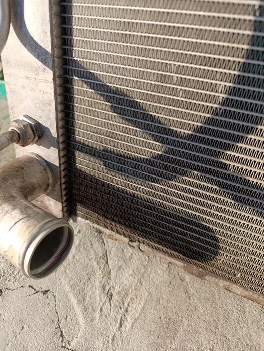 Продам радиатор на Лексус рх330-300