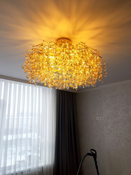 Продам люстру новую