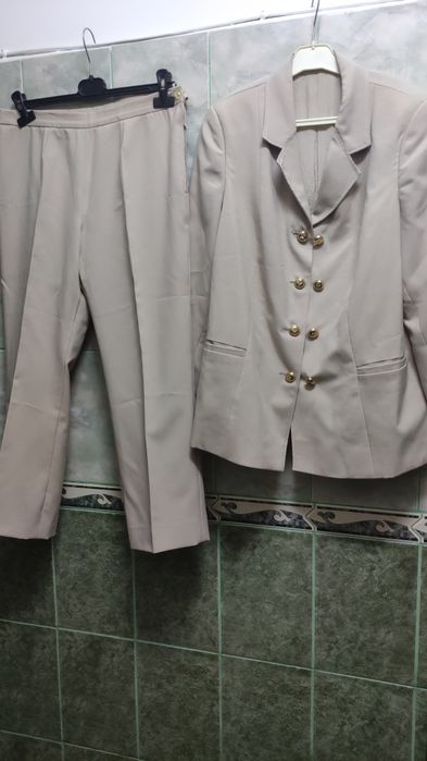 Costum dama mărime 44