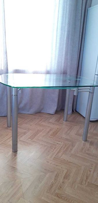 Стол кухонный стеклянный