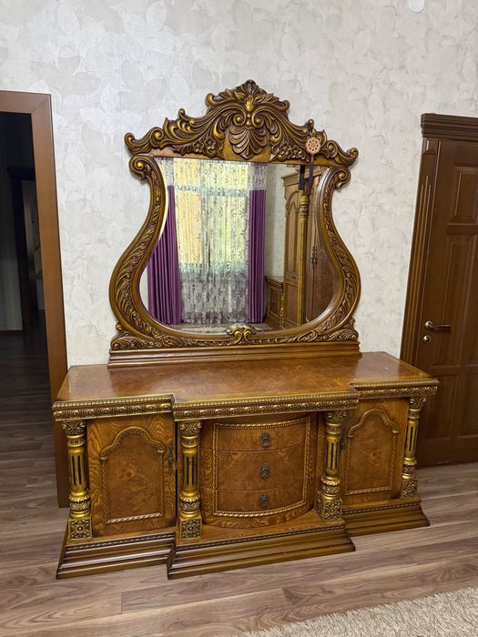 Спальный гарнитур