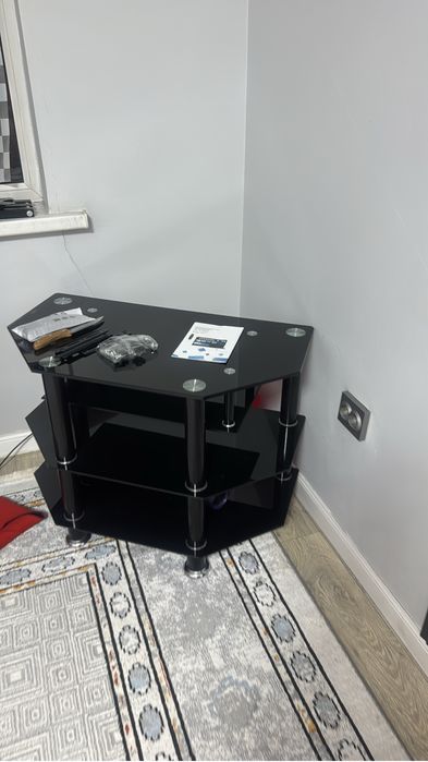 Телевизор с подставкой