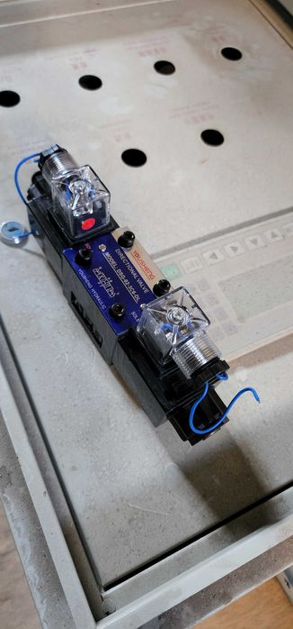 Гидравлическая цилиндр и насос