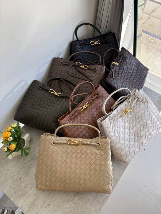 Италианска чанта в шоколадов цвят