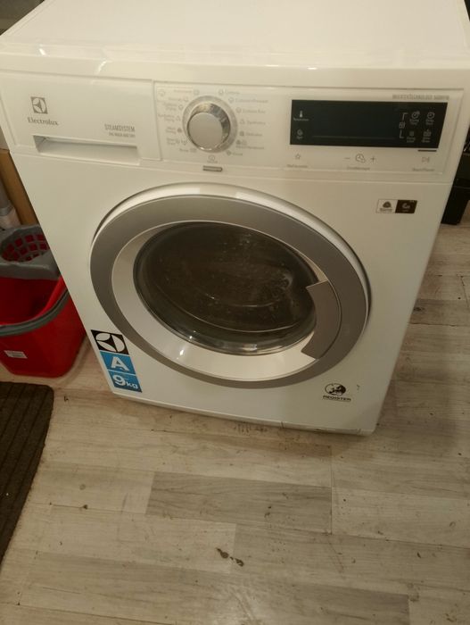 Mașină de spălat rufe cu uscător Electrolux 9/7kg-1600rpm