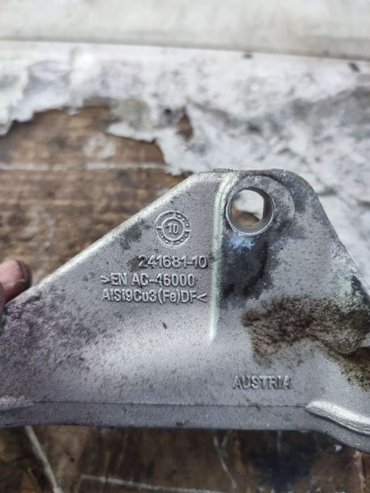 Suport motor 2.0 d n47d20c  24168110 BMW Seria 3 E90 [2004 - 2010]