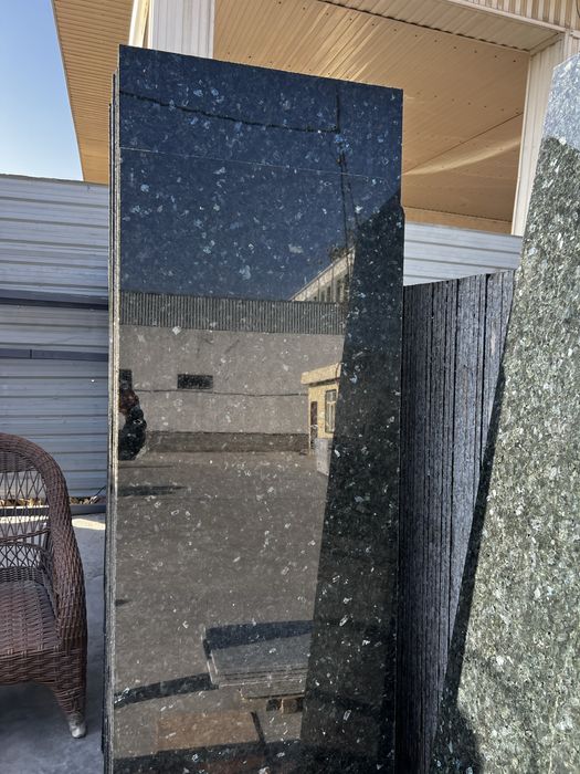 Norvegiya labradorit emerald blue pearl Norway лабрадорит гранит